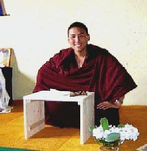 Sopra Lama Gomo Tulku In alto David Bassi