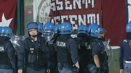 Invasione di campo a Siena indagati 18 tifosi granata
