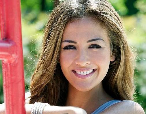 Oggi Giorgia Palmas coi volontari per pulire la spiaggia