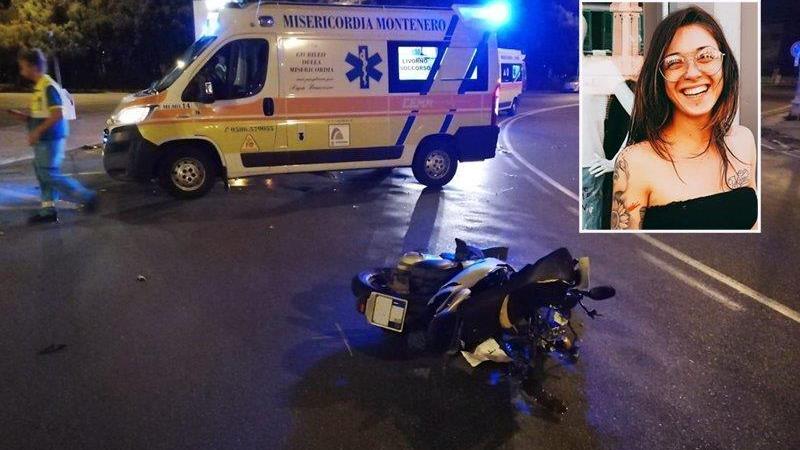 Lo scooter a terra alla Rotonda d'Ardenza e nel riquadro la vittima, Denise Fugi, 25enne livornese