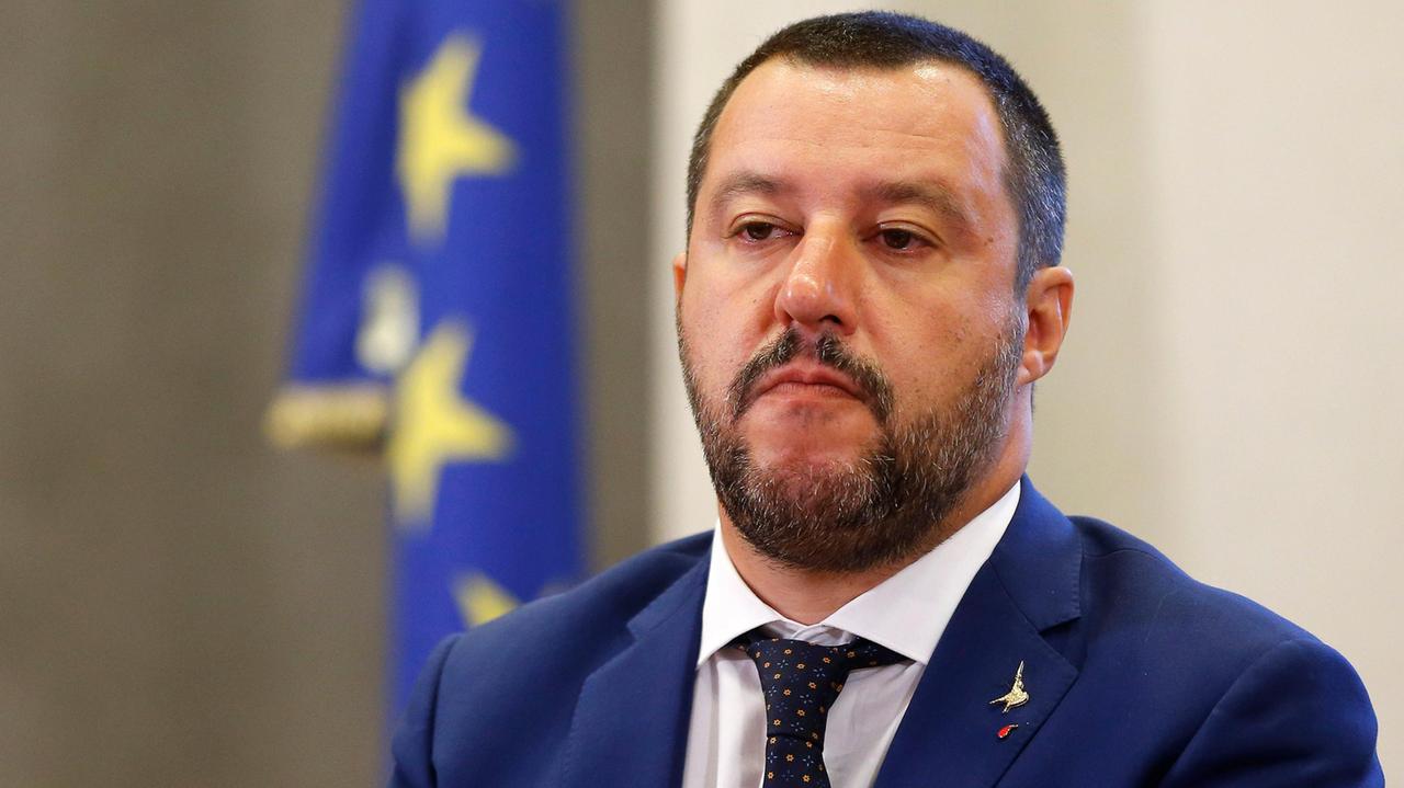 Non può essere espulso perché malato, l'attacco di Matteo Salvini: "E la chiamano giustizia"