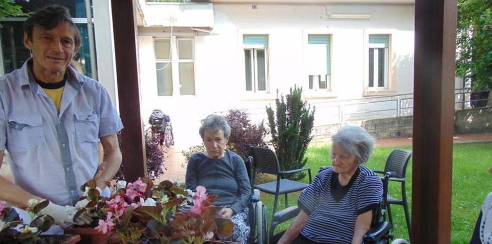 Gite e laboratori per gli anziani ospiti alla “Meacci” 