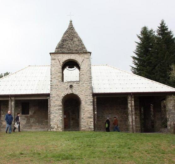 Fedeli in processione da Pozzo al Santuario della Madonna 