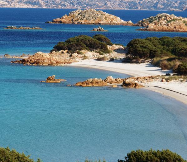 Video blogger cinesi pronti a promuovere i paradisi galluresi 