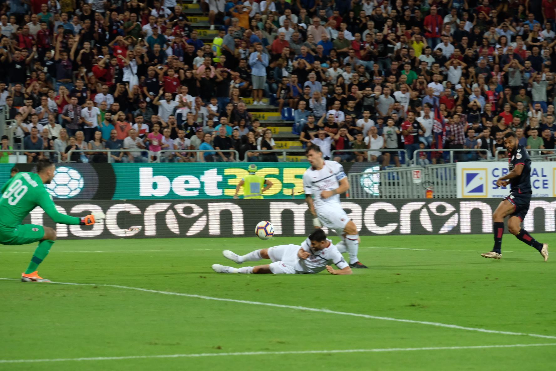 Il gol di Joao Pedro (foto Rosas)