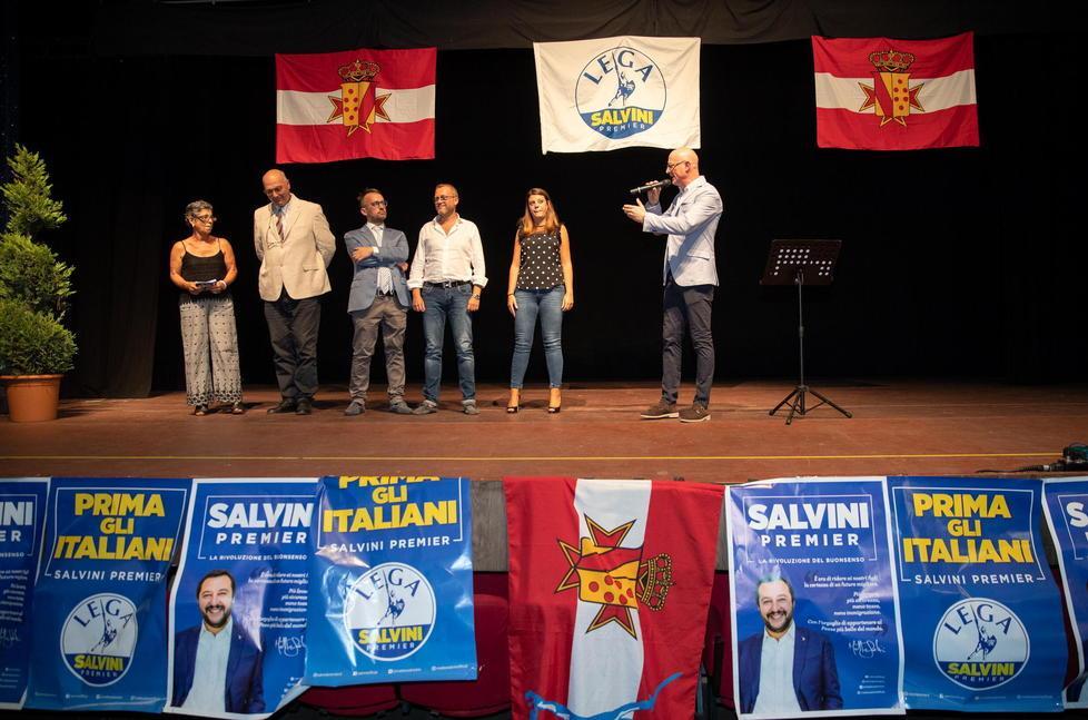 Sul palco gli esponenti della Lega che hanno preso parte all’incontro organizzato al cinema Verdi