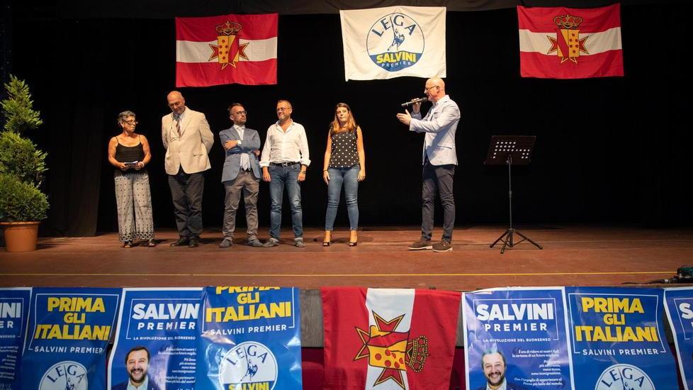 Sul palco gli esponenti della Lega che hanno preso parte all’incontro organizzato al cinema Verdi