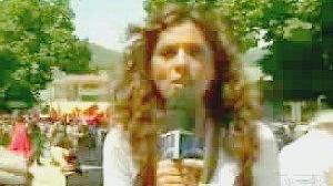 Un’immagine del video su YouTube. A sinistra, i capi di stato all’Aquila