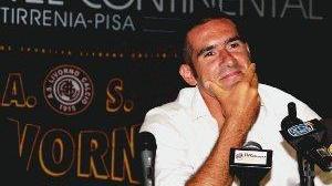 <strong>RILASSATO.</strong> Cristiano Lucarelli al Continental e accanto in ritiro
