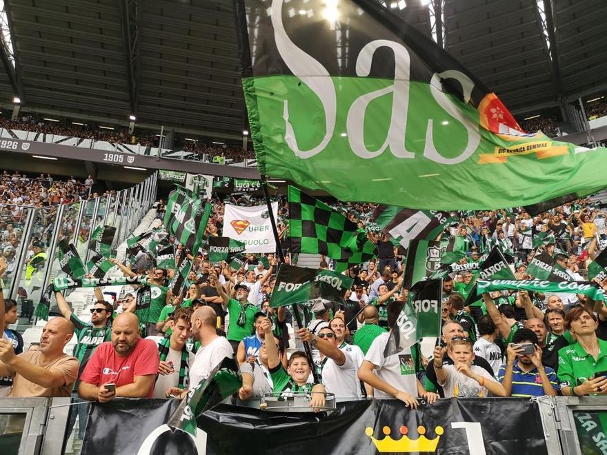 Un'immagine dei tifosi del Sassuolo a Torino