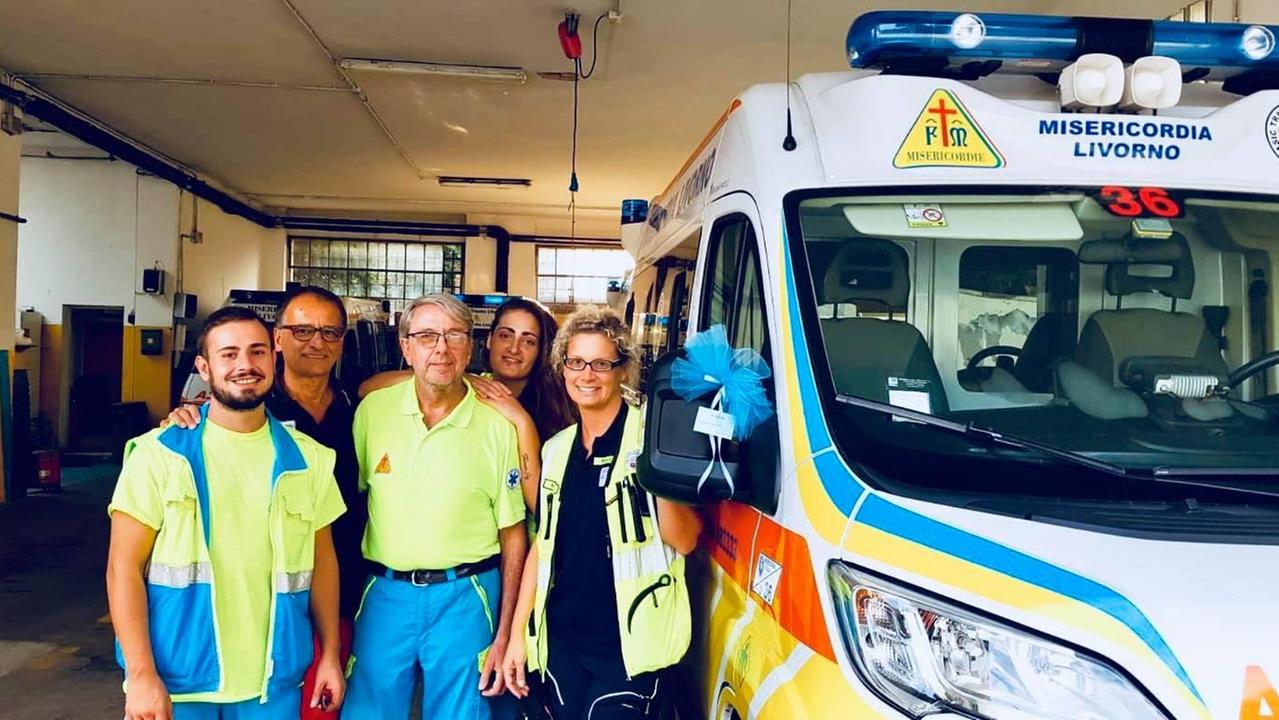 Partorisce a casa dell'amica ostetrica