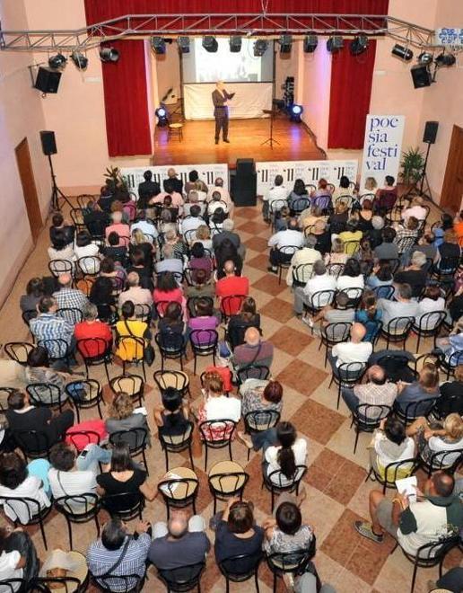 Ferroni: «L’impegno del poeta non è adesione politica ma cura dei valori del mondo» 
