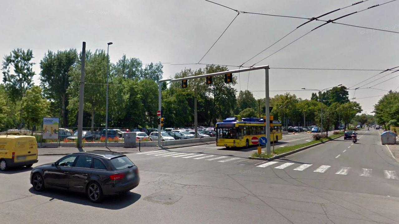 Il tratto di via Emilia Est nei pressi di via Del Pozzo