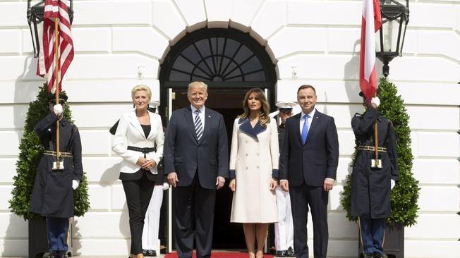 Trump, valutiamo militari Usa in Polonia