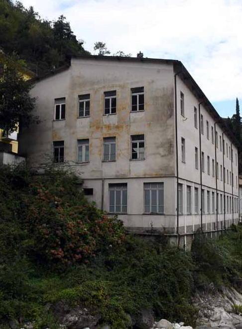 In aula senza lo zaino con le bontà della cuoca La storia della scuola che tiene vivo Forno 