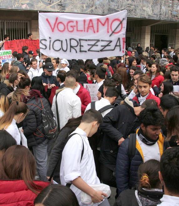 Domani riapre il Collegio Colombo «Ma senza perizia non entriamo»