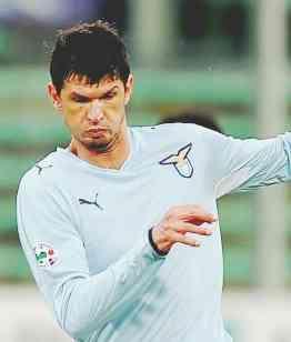 <strong>INSIEME. </strong>Sanchez Cribari e (sopra) Bonetto mentre festeggia con Ruotolo la serie A