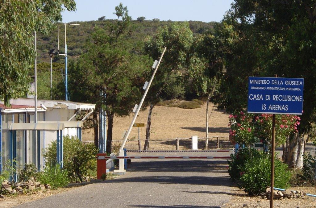 Stop al servizio navetta, gli agenti penitenziari si autosospendono 
