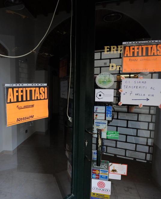 Negozi e attività di giovani nei fondi sfitti in centro 