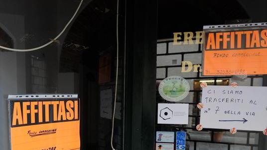 Negozi e attività di giovani nei fondi sfitti in centro