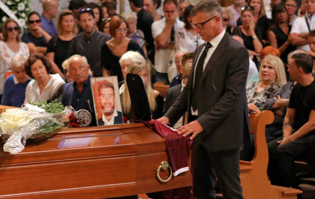 Il funerale di Filippo Arpesani in duomo (Marzi Pentafoto)