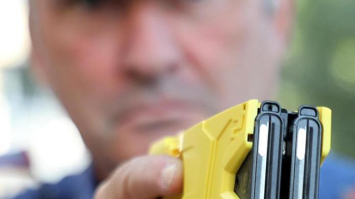 Taser, la Penitenziaria ci spera «Utile per eventi critici»