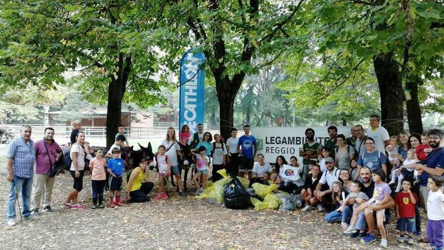 Ripulito il Crostolo da 85 chilogrammi di immondizia