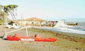 La spiaggia delle Gorette dove ieri pomeriggio c’è stato il salvataggio di un giovane bagnante