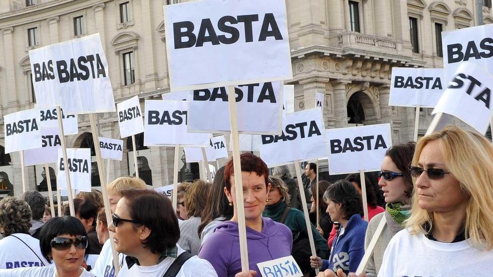 Perseguita la ex compagna e tenta di farla sbandare