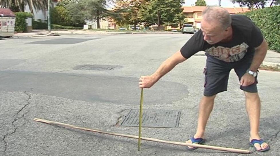 Buche profonde 15 centimetri «Una zona dimenticata» 
