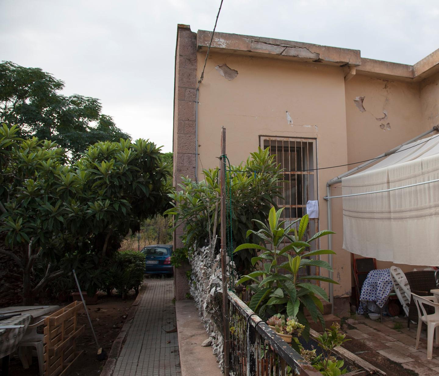 Ambulatorio inagibile, il medico va via 