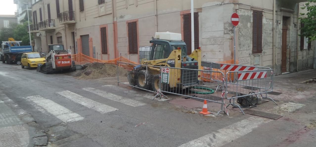 Condotta danneggiata in viale Dante 