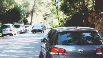 <strong>PARCHEGGI ROVENTI </strong>Auto in sosta nella zona delle Viste