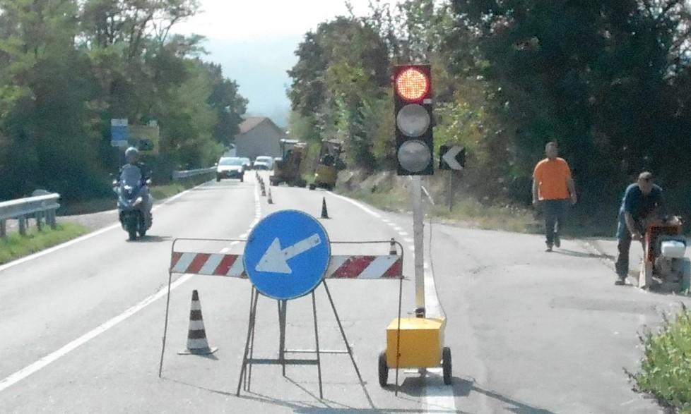 Maxi-ingorgo sulla statale 63 auto ferme per un cantiere 