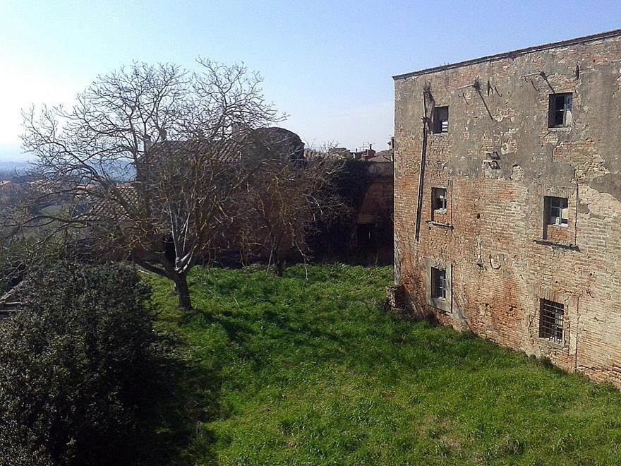 Fondi Rustici: c’è un acquirente, ma solo per parte della proprietà 