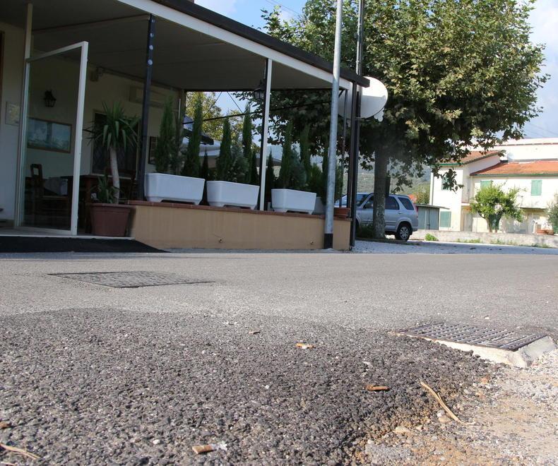 Incinta inciampa in una buca: il Comune dovrà pagare 3.000 euro 