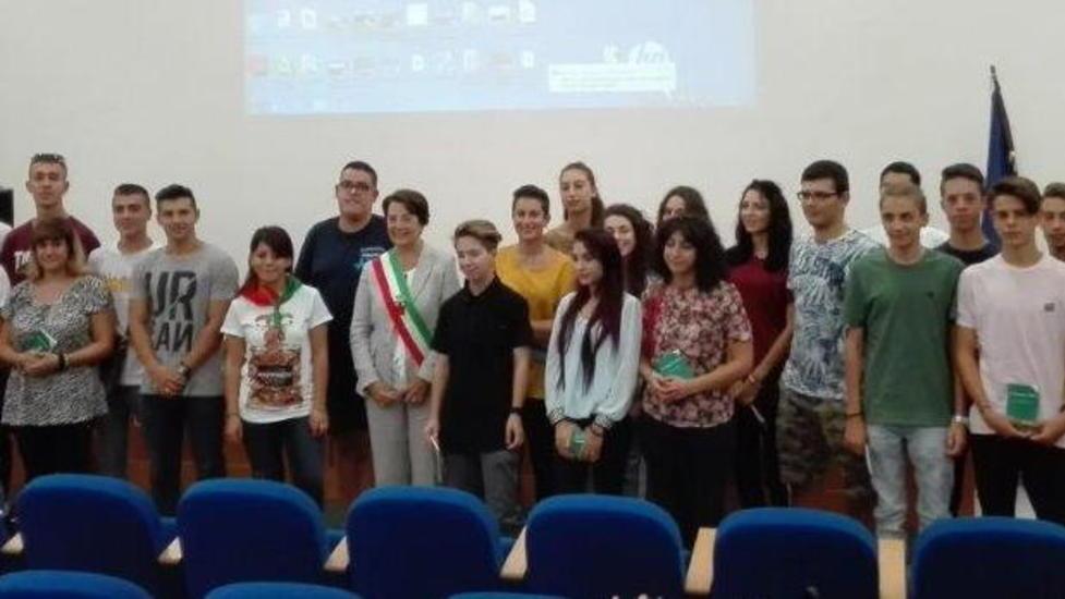 Consegnata la Costituzione ai diciottenni di Calcinaia ricordando Teresa Mattei