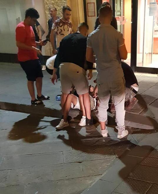 Nuova rissa tra spacciatori in area movida: un accoltellato 