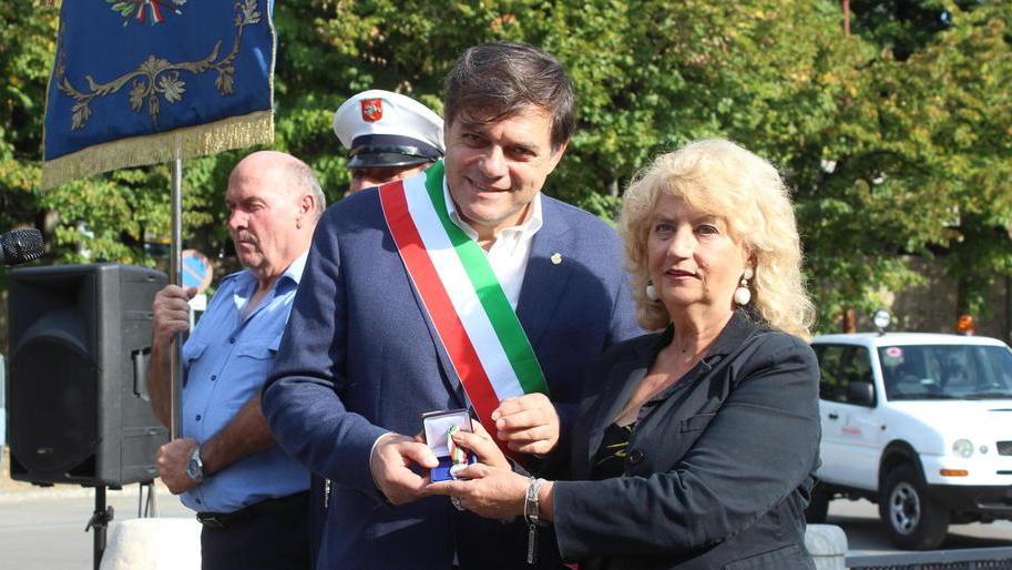 Medaglia appesa al gonfalone