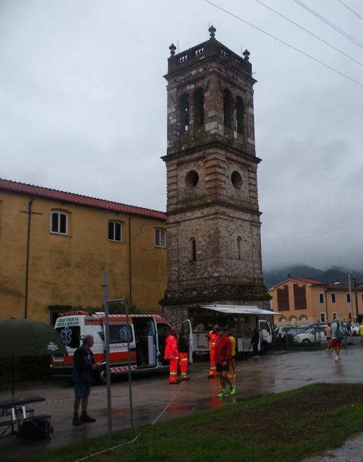 Oltre mille in marcia nel verde con la tradizionale «Vedi Lucca» 