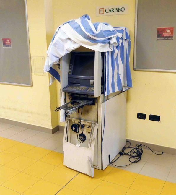 Banditi anche all’ospedale Assalto al bancomat di Cona 