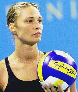 <strong>SPLENDIDA TESTIMONIAL.</strong> Maurizia Cacciatori, ospite oggi al beach stadium in Darsena