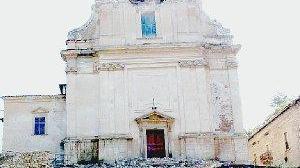 Le macerie di una chiesa distrutta dal terremoto