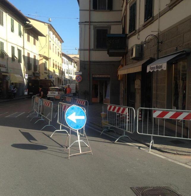 Al via i lavori per sistemare il marciapiede di via Carratica