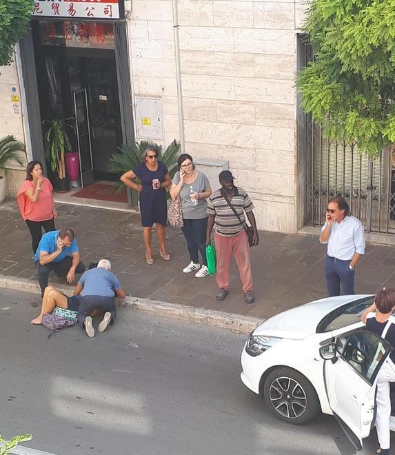 Travolta sulle strisce in via Oberdan Rotula fratturata