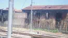<strong>VISTO DAL TRENO.</strong> Sui binari i segni della tragedia