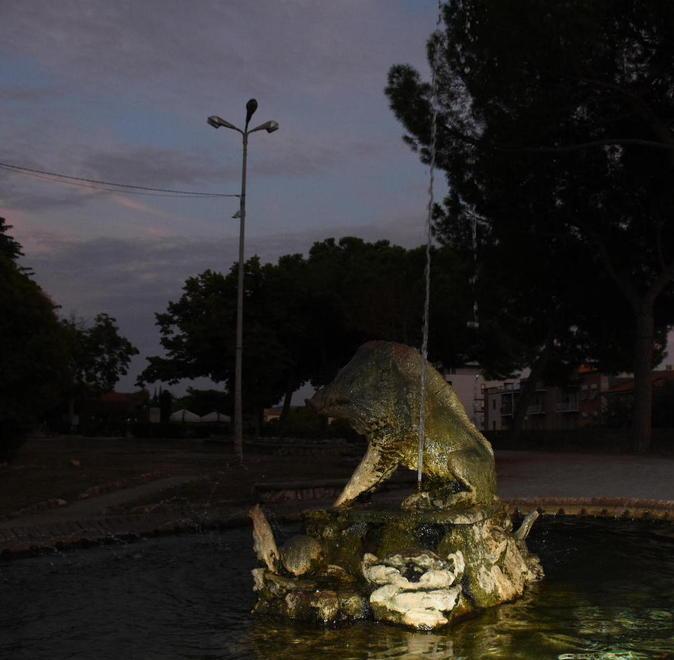 Il Cinghialino al buio, atti vandalici e droga 