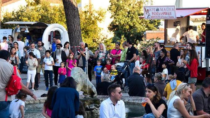 Vino e olio protagonisti C’è lo street food sulle Mura