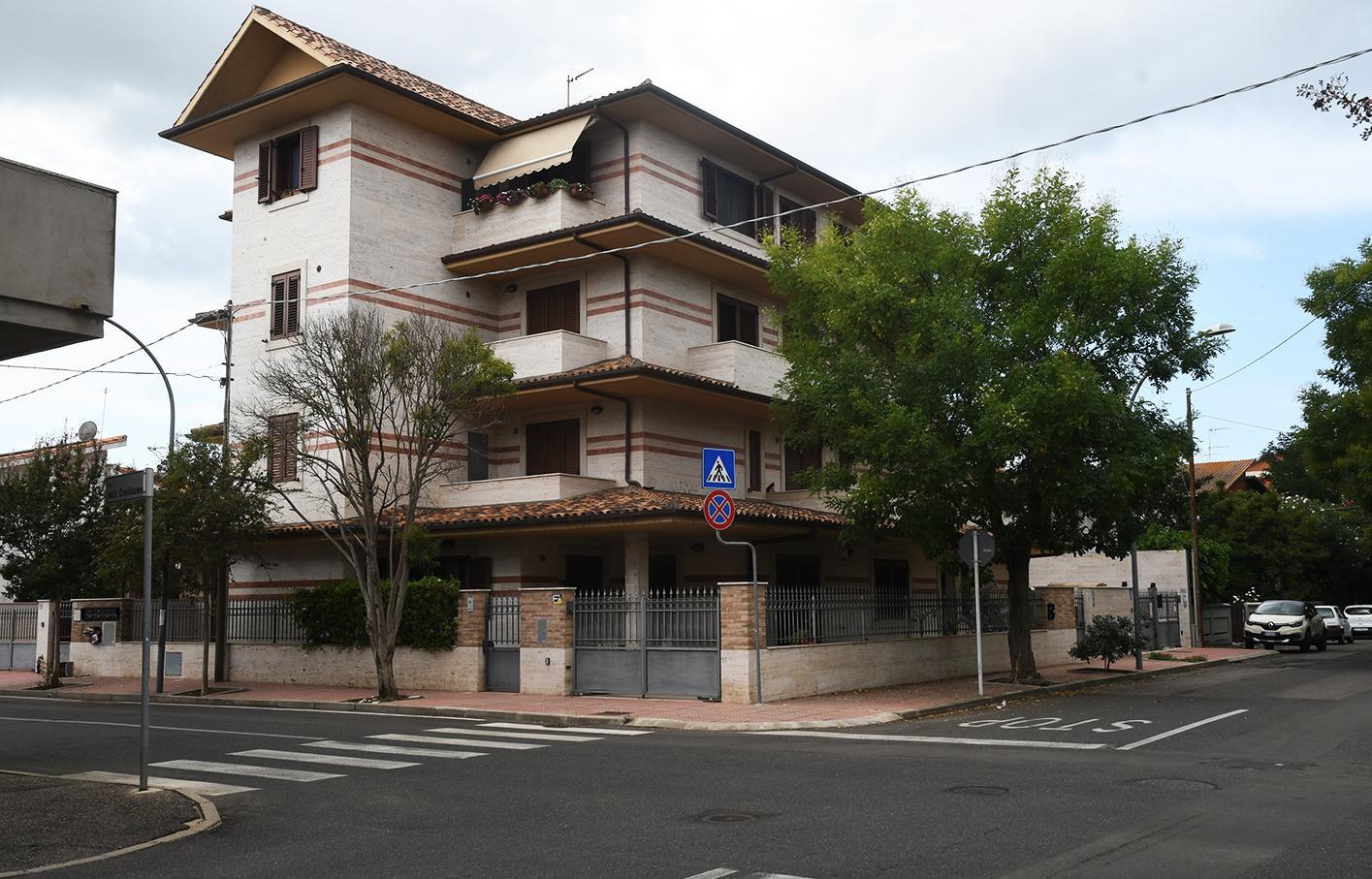 Muri troppo vicini e i giudici ordinano: spostate quella casa 