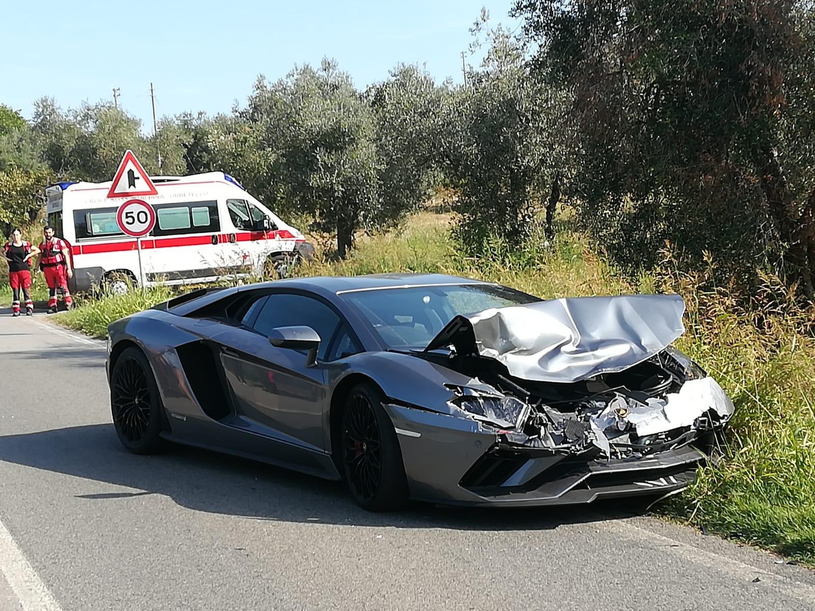 Una delle due Lamborghini distrutte